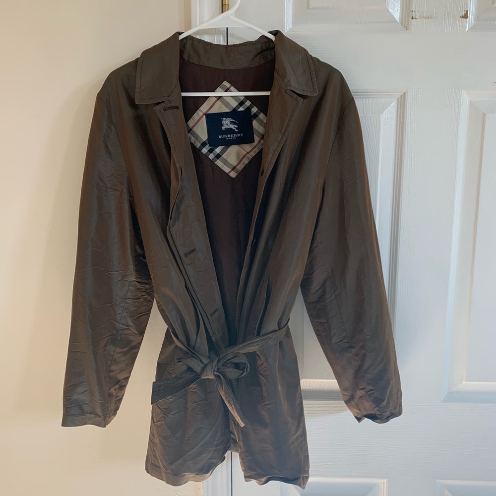 Burberry Light Weight Coat - Picture 4 of 7